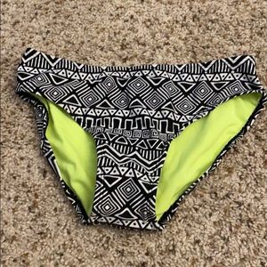 Black and white patterned swimsuit bottoms